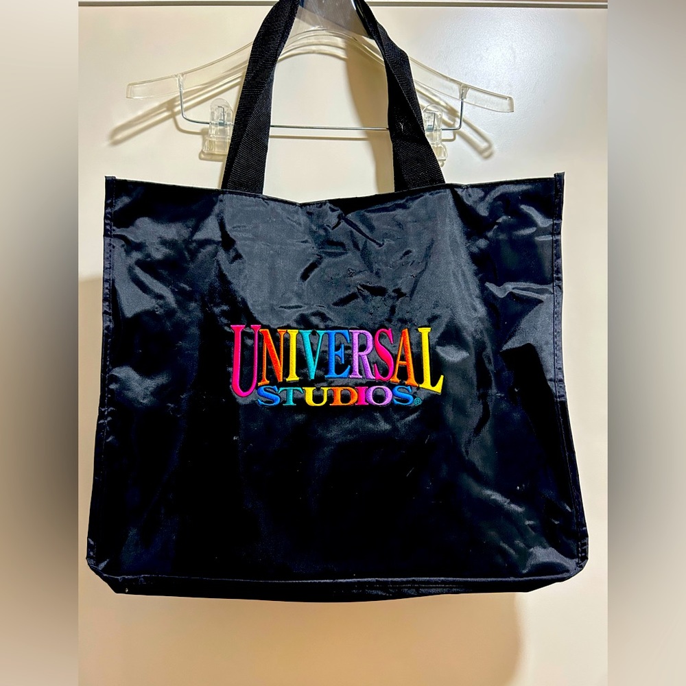 NWOT Beautiful and functional Large Universal Studios Tote Bag